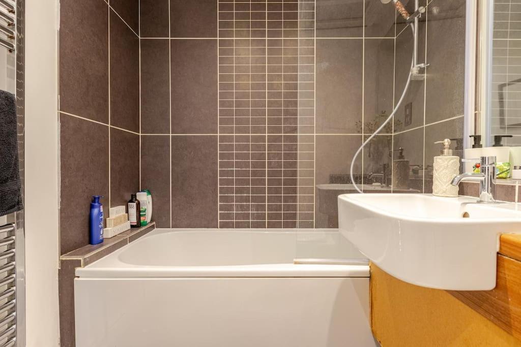 2 Bedroom Flat In St Johns Wood 伦敦 外观 照片